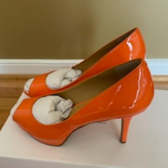 Nine West Orange Judy Peep Toe Pump, size- 9,5. - Picture 2 of 5